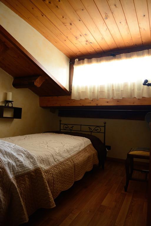 Alla Corte Dei Ventimiglia Montelepre Стая снимка