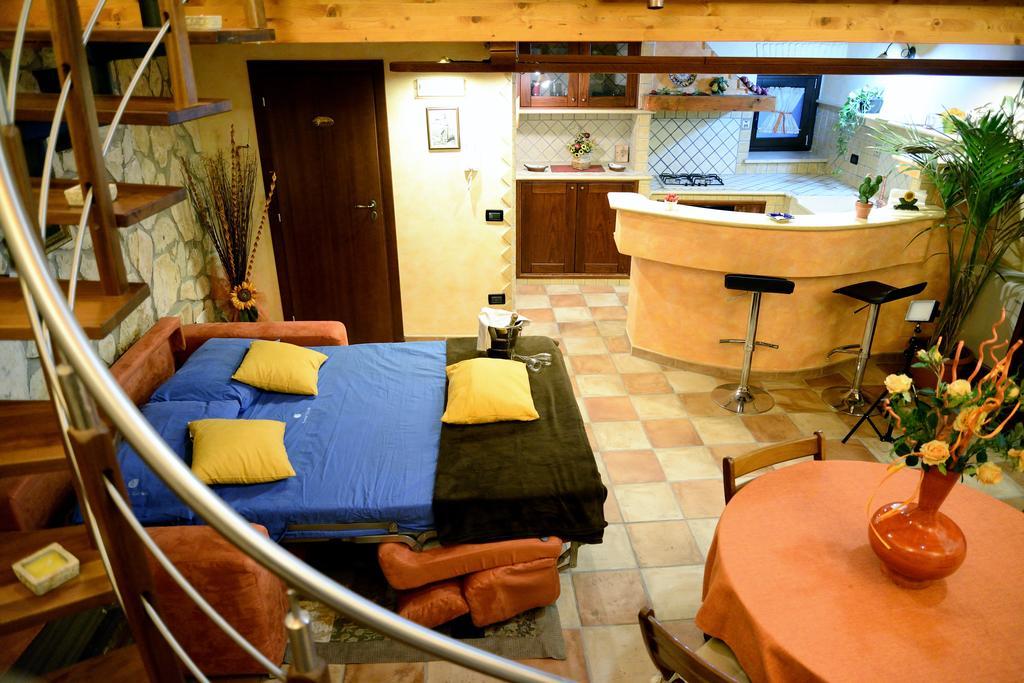 Alla Corte Dei Ventimiglia Montelepre Стая снимка