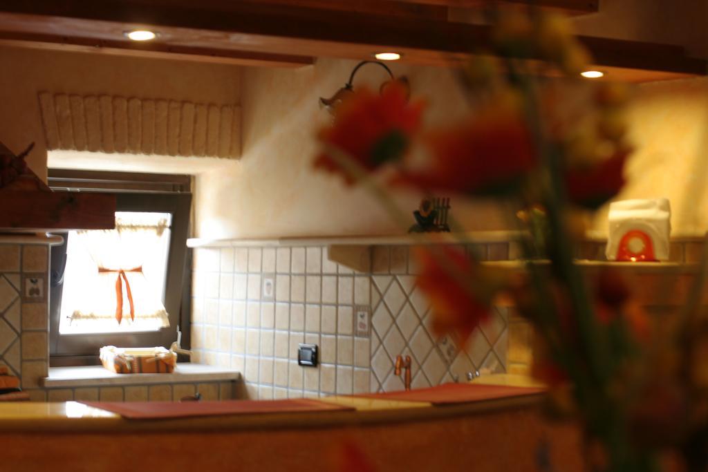 Alla Corte Dei Ventimiglia Montelepre Стая снимка