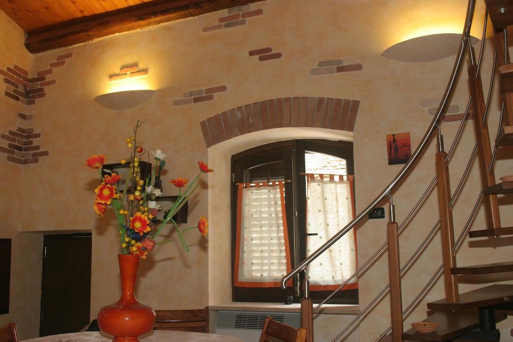 Alla Corte Dei Ventimiglia Montelepre Стая снимка